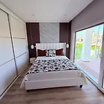 Moradiat4 Com Piscina Apartmán